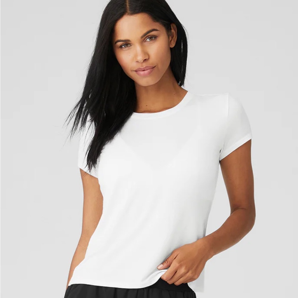 NWOT Alo Yoga All Day Short Sleeve Tee in White Sz M